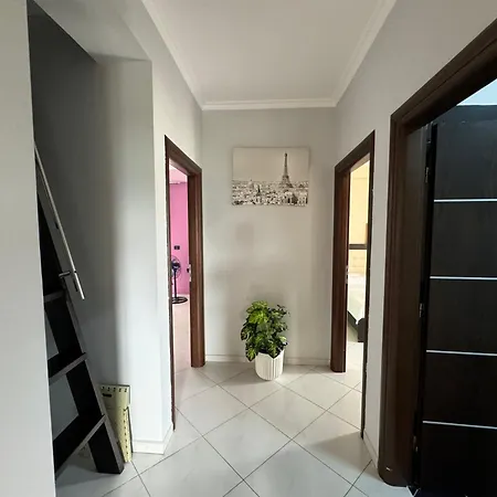 Nadi Penthouse With Sea View * Vlorë